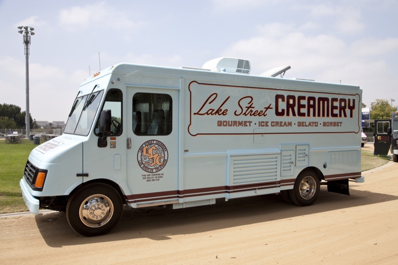 Lake Street Creamery Gourmet Ice Cream Truck Exterior 